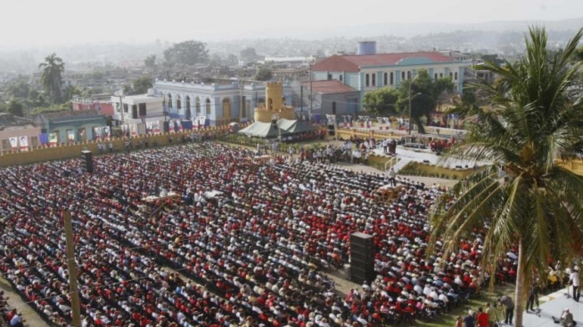 Ceremonie antiimperialistă la Cuba: Aceasta este revoluţia socialistă a celor umili, cu ajutorul celor umili, pentru cei umili!