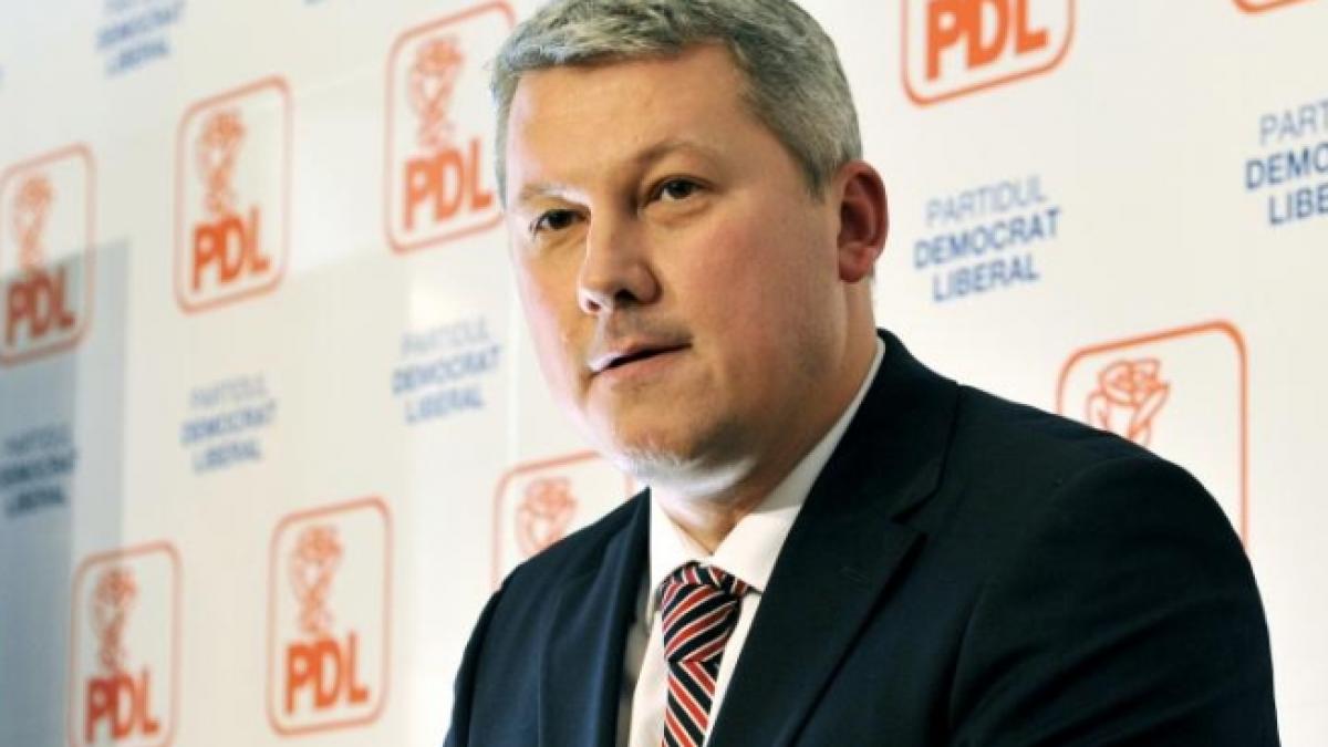 Predoiu: USL acţionează nedemocratic, derapează tot mai mult şi riscă interese strategie ale ţării