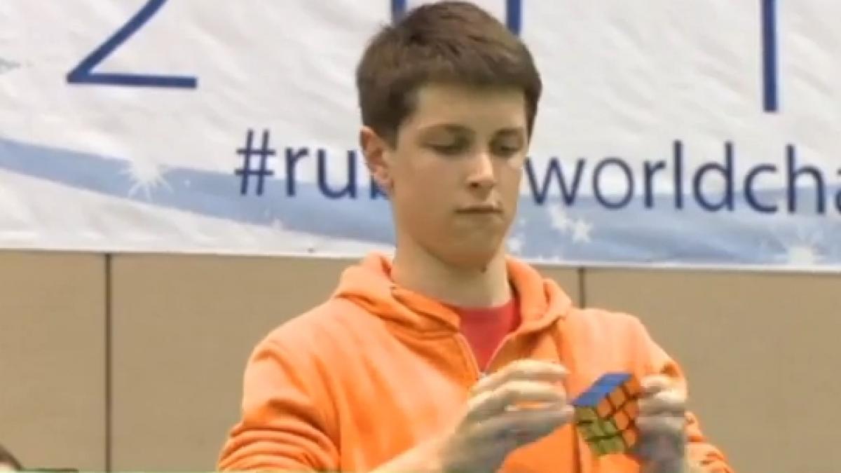 Un australian este noul campion mondial la rezolvarea Cubului Rubik