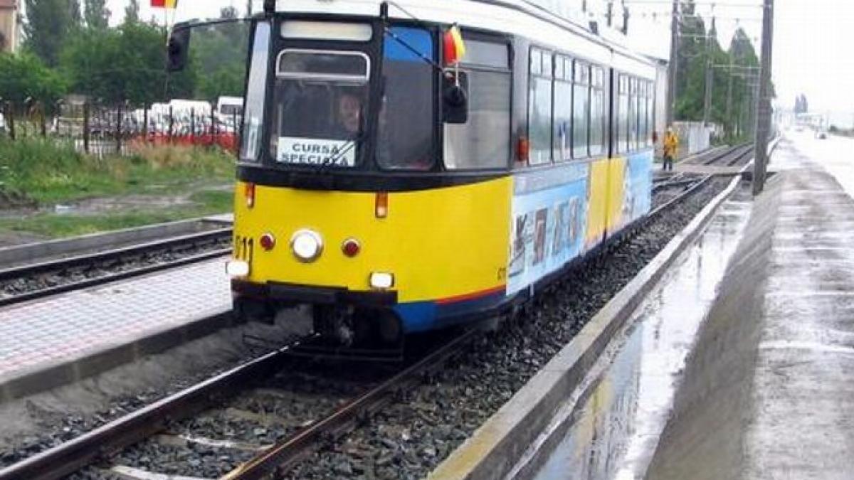 Accident în Arad. Două persoane rănite, după ce două tramvaie s-au ciocnit