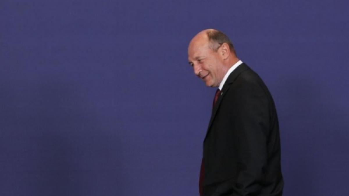 Băsescu a decorat un torţionar care coordonase asasinarea unor protestestari anticomunişti 