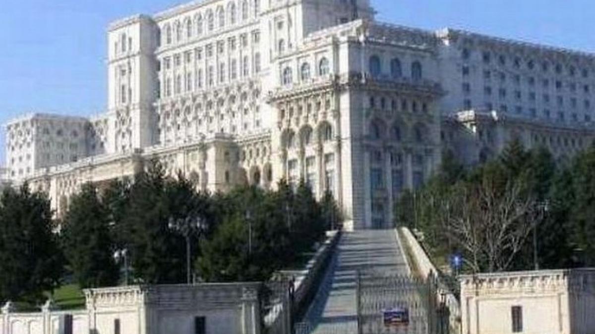 Deputaţii cer maşini de teren de 18.000 de euro, ca să urce panta de la Parlament