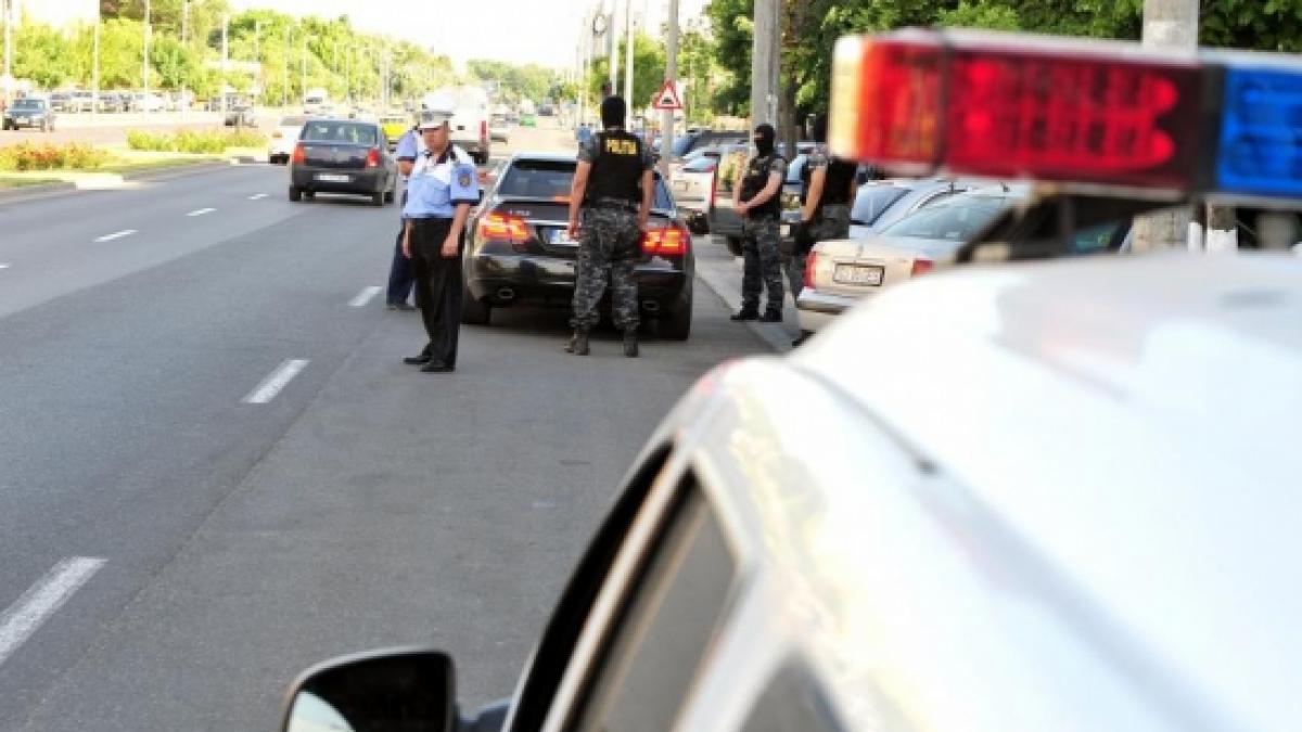 Un bărbat a fost bătut cu bestialitate de poliţişti, într-o secţie din Bucureşti