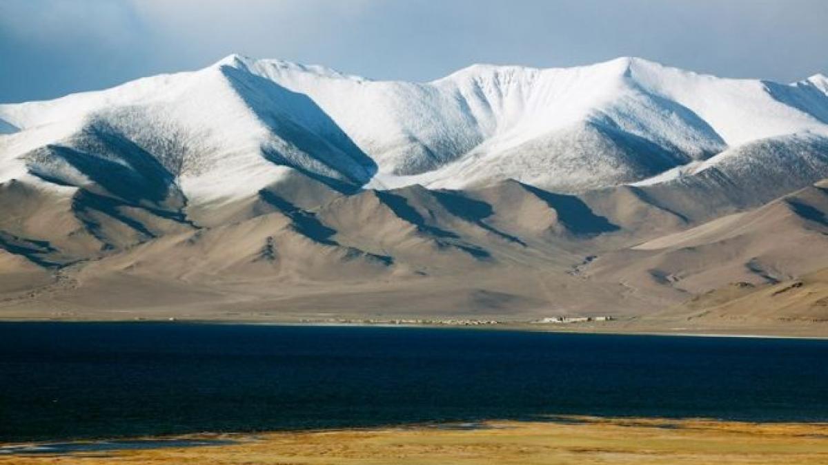 Marea moartă din Pamir. Fotografii uimitoare cu locul uitat de lume şi de timp