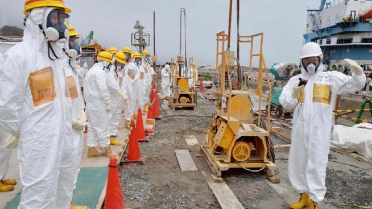 ALERTĂ ÎN JAPONIA: NU putem opri scurgerea în ocean a APEI CONTAMINATE!