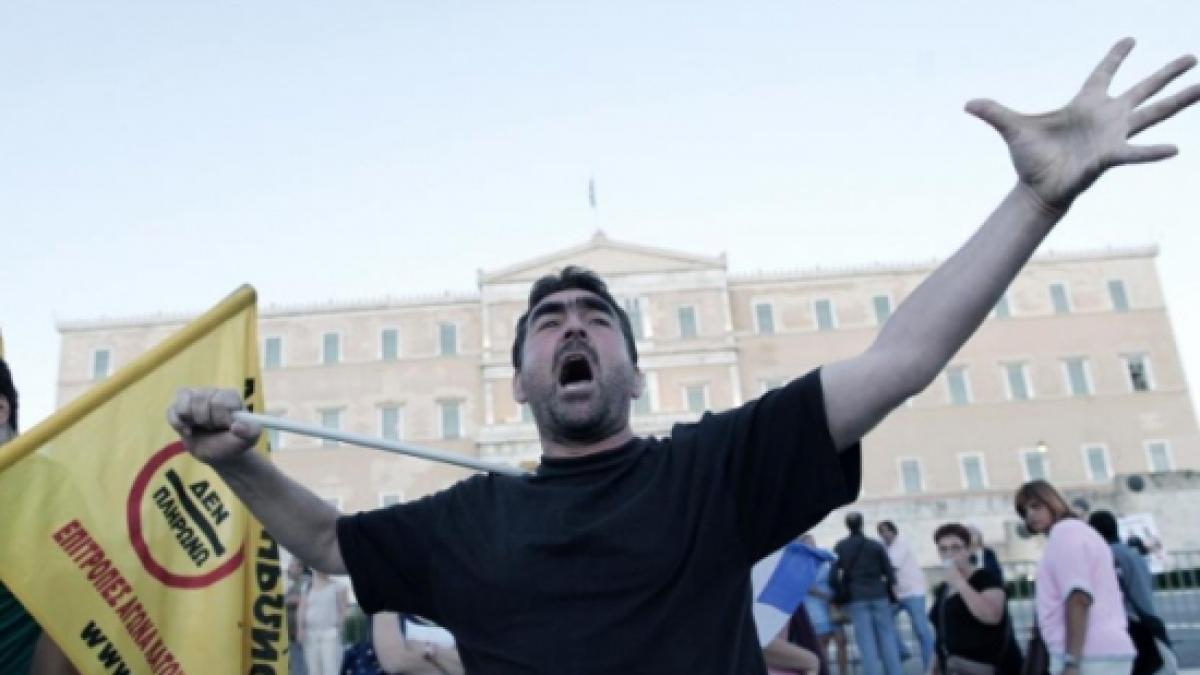 Confruntări violente în Grecia. Deţinuţii s-au revoltat din cauza prelungirii perioadei de detenţie