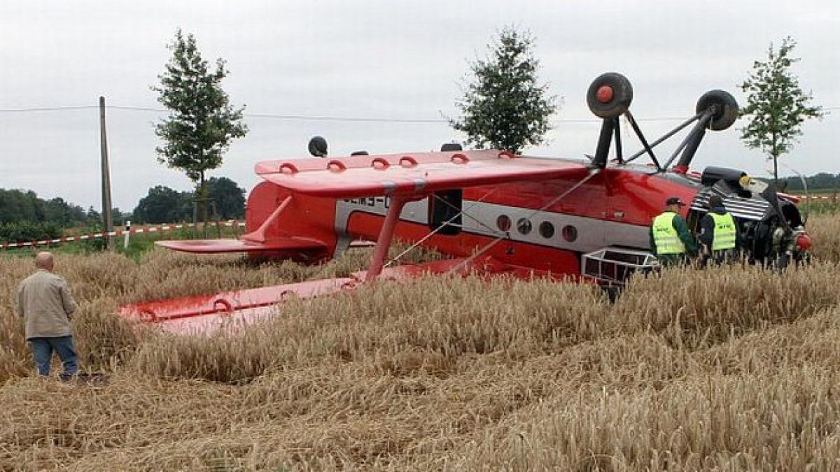 Un avion de pasageri S-A RĂSTURNAT imediat după aterizarea forţată