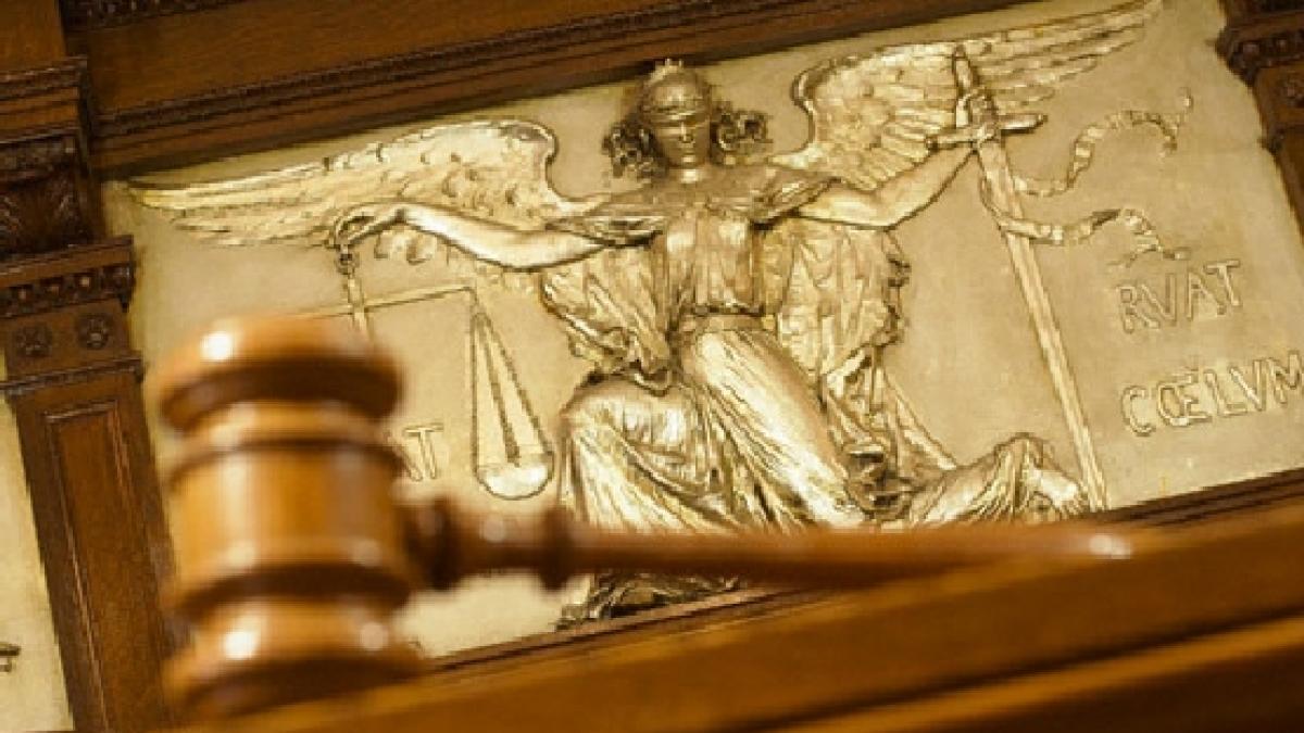 Denunţuri pe banda în ancheta şpăgilor din justiţie: 49 de magistraţi, suspectaţi de corupţie