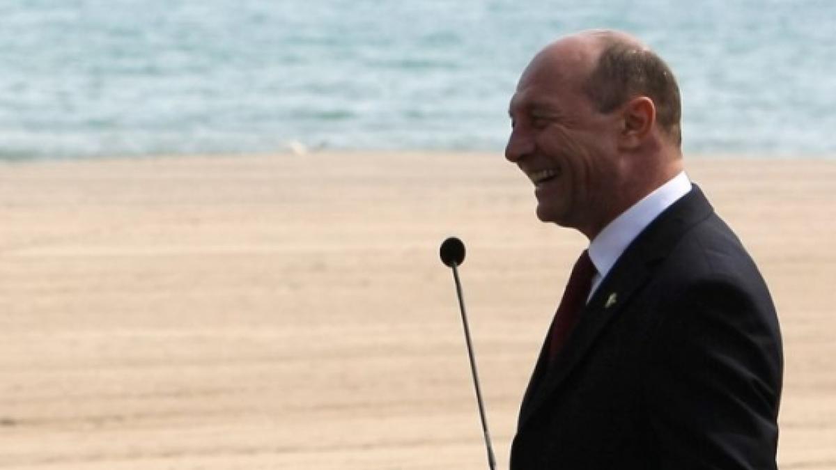 Băsescu a avut musafiri la vila de protocol de la Neptun. S-a întâlnit cu foştii colegi de facultate, la 37 de ani de la absolvire