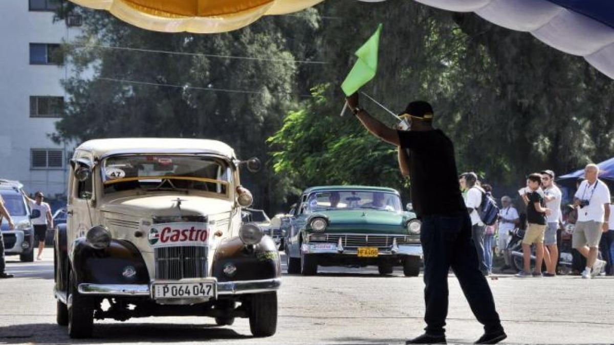 Havana a fost gazda unei spectaculoase parade a maşinilor de epocă