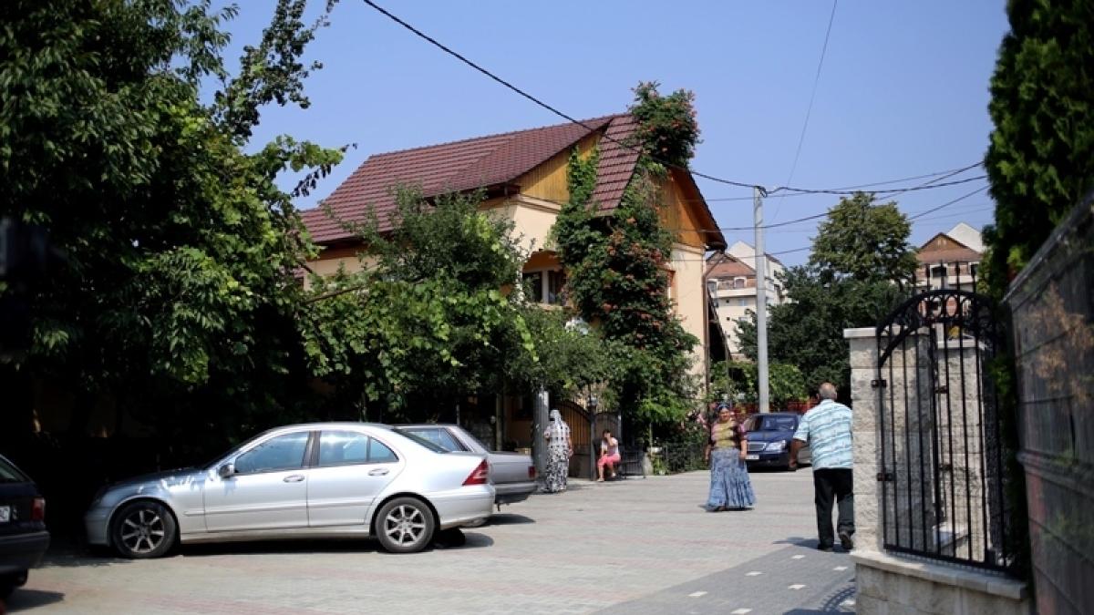 Familia lui Cioabă a pregătit un monument uriaş de marmură în valoare de 30.000 de euro. Peste 100.000 de oameni sunt aşteptaţi la înmormântare