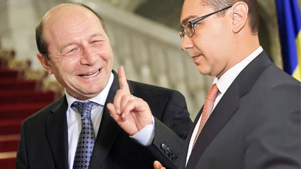 &quot;Nu-mi răspunzi la SMS, eu te sun atât de deeeees!&quot; Băsescu s-a supărat că Ponta nu-i răspunde la telefon