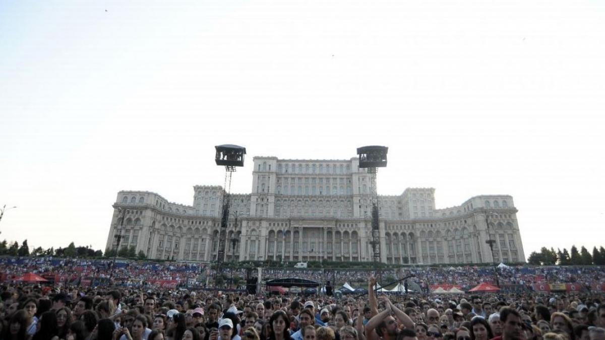 Trafic restricţionat în Capitală, de mâine până pe 31 august, pentru concertul lui Roger Waters