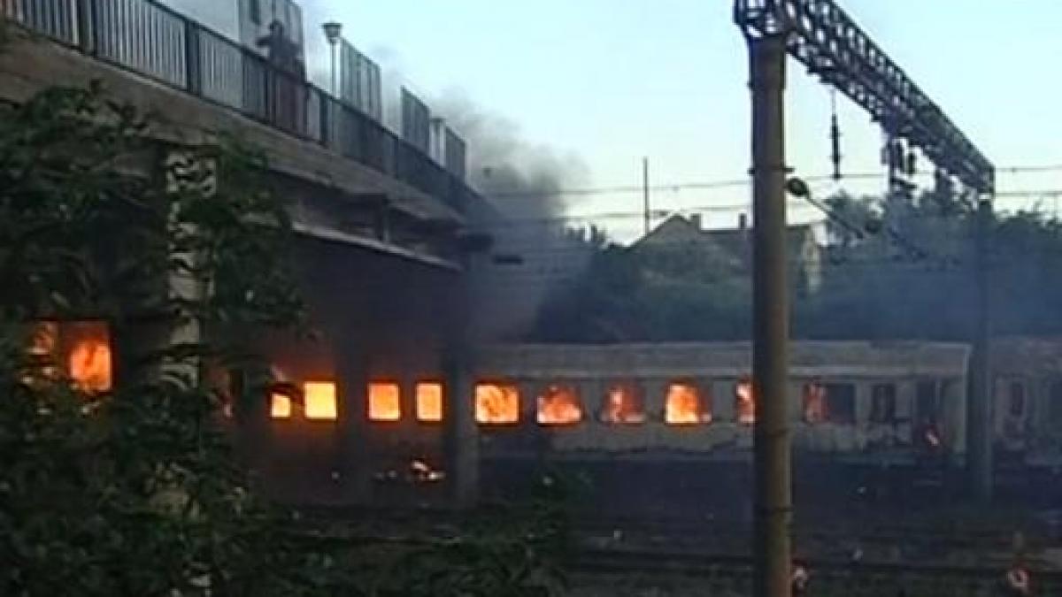 Un tren de călători a luat foc în gara Triaj din Timişoara