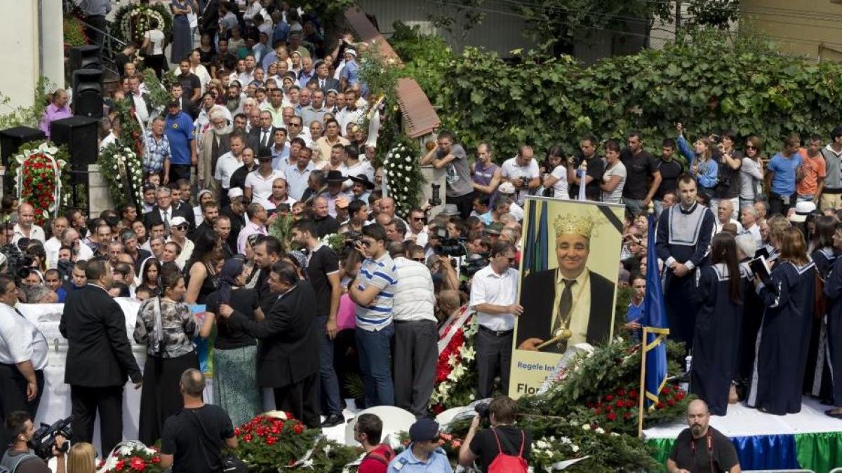 Florin Cioabă a fost înmormântat. 2.500 de persoane au participat la ceremoniile care au durat aproximativ şase ore