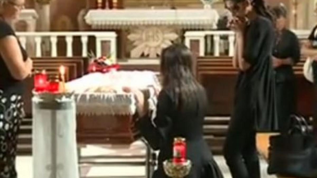 Gestul NEAŞTEPTAT făcut de Mr. Pink. Monica Gabor, extrem de emoţionată când a văzut această coroană funerară