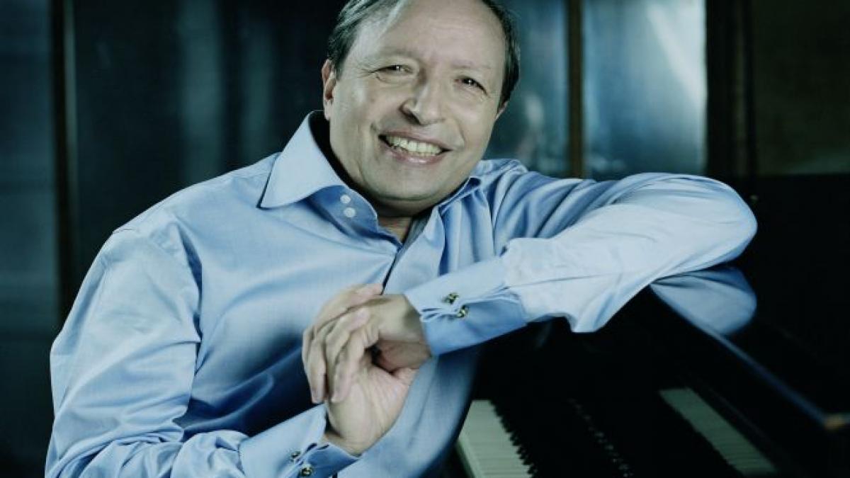 „Cânt cu dragoste!“: legendarul pianist Murray Perahia susține un recital extrordinar în cadrul Festivalului Enescu 