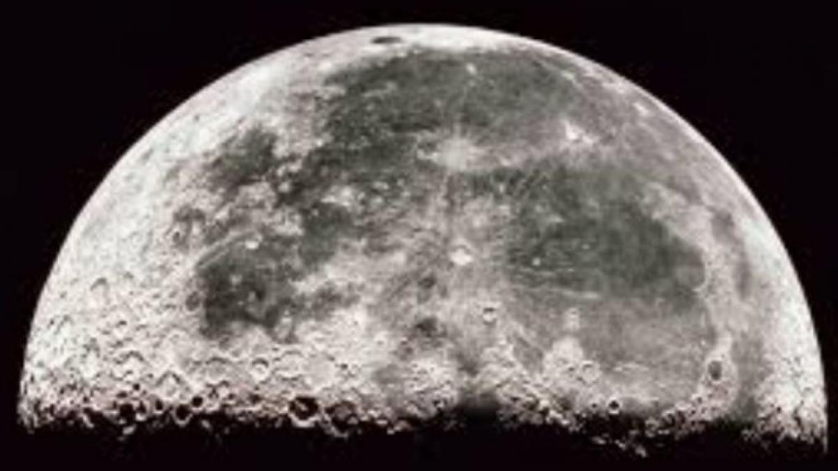 Chinezii vor să cucerească Luna. Vor trimite prima sondă spaţială pe satelitul natural al Pământului