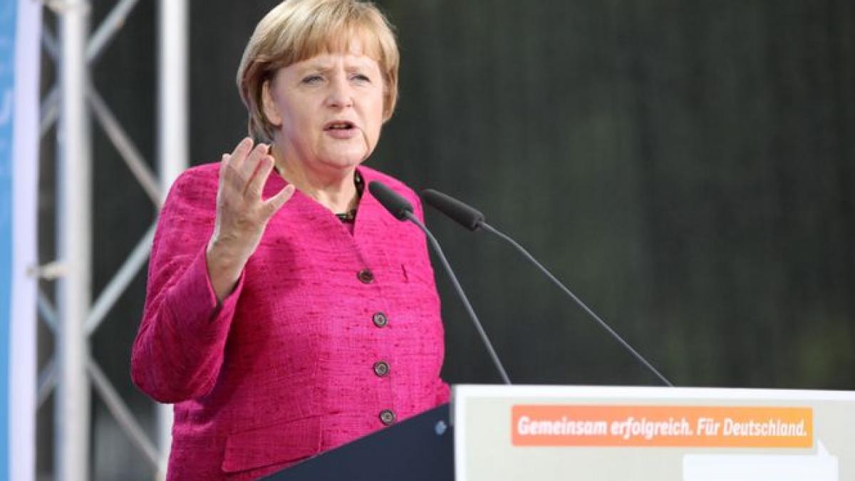 Merkel: Grecia nu ar fi trebuit să fie primită niciodată în zona euro