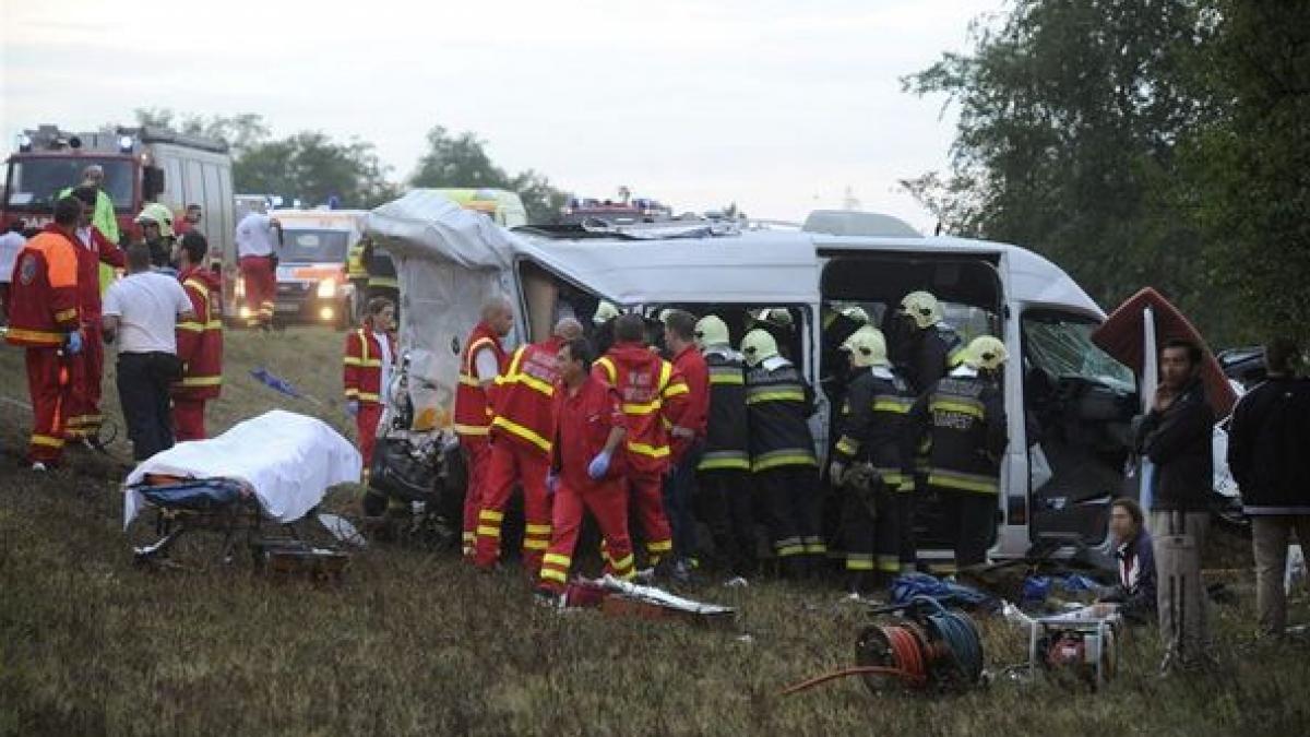 Ministrul Transporturilor: Microbuzul implicat în accidentul din Ungaria avea licenţă şi toate avizele necesare