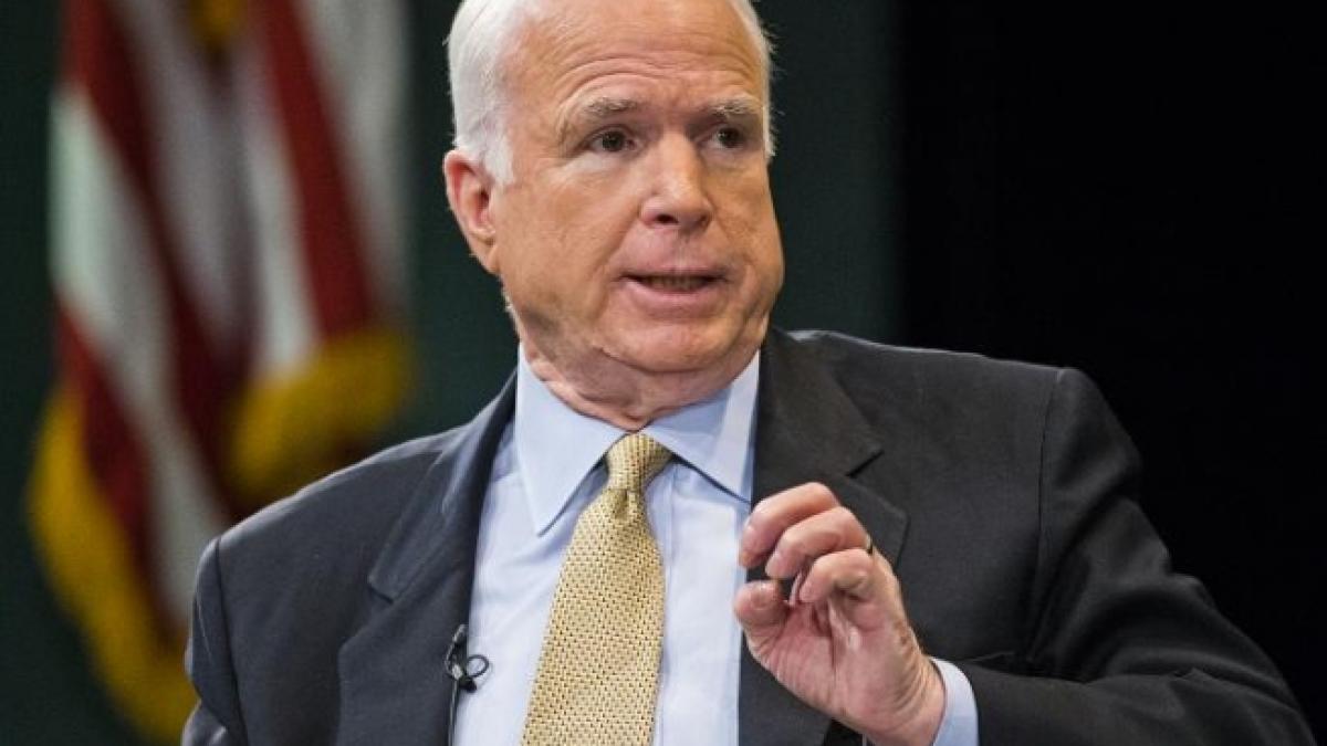 John McCain critică iniţiativa &quot;limitată&quot; a lui Obama în Siria, cere un angajament militar mai ambiţios