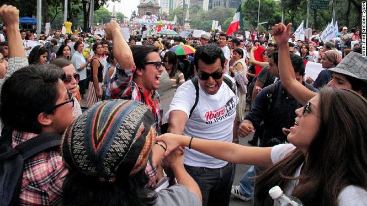 Studenţii au ieşit în stradă în capitala Mexicului. Au protestat faţă de reformele din cadrul sistemului de învăţământ