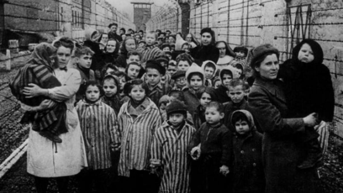 Justiţia germană va ancheta 30 de presupuşi gardieni de la lagărul de concentrare Auschwitz