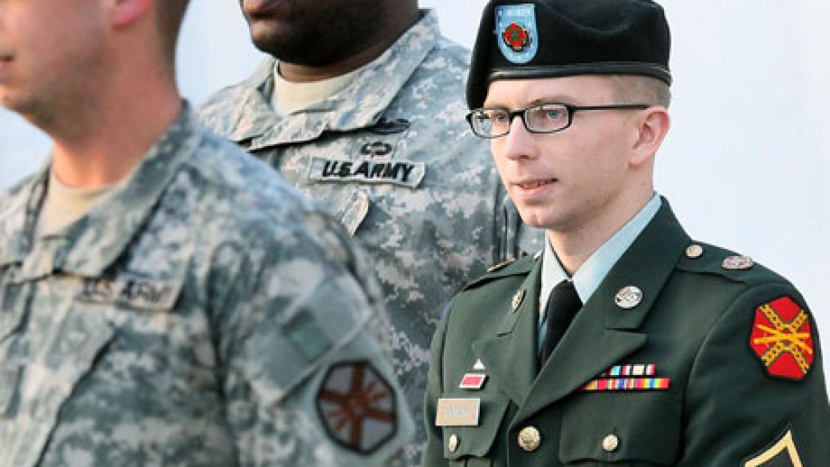 &quot;Cârtiţa WikiLeaks” vrea să fie graţiat. Avocaţii lui Bradley Manning au depus deja o cerere adresată lui Obama