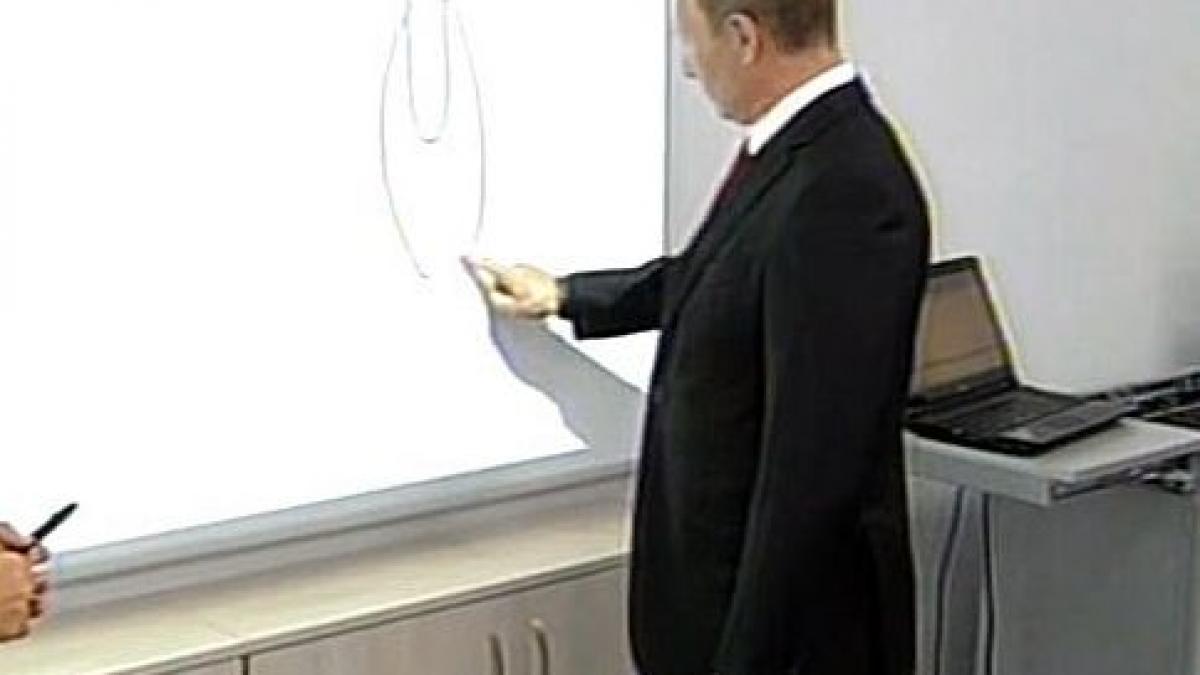 Ce a desenat Vladimir Putin cu degetul pe tablă, în faţa elevilor. Venise în inspecţie la ora de biologie