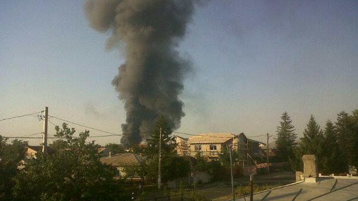 FOTO. INCENDIU la un depozit de polistiren din localitatea Jilava. Mai multe echipaje de pompieri au fost mobilizate