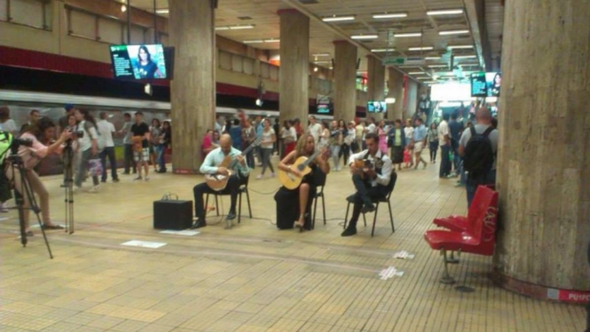 Trio Zamfirescu, cei mai buni chitarişti de muzică clasică din România, vor susţine un concert pe 23 septembrie