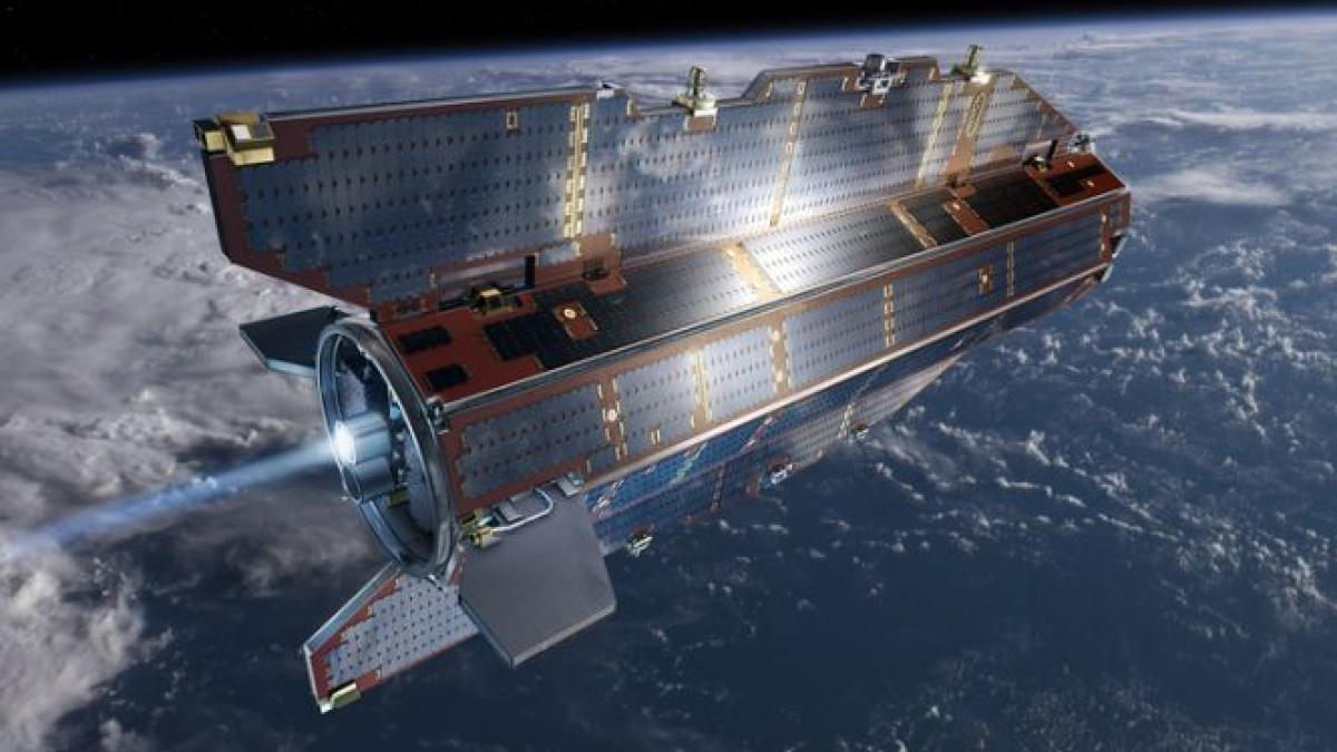 Avertismentul Agenţiei Spaţiale Europene: Satelitul GOCE se va prăbuşi în curând pe Pământ