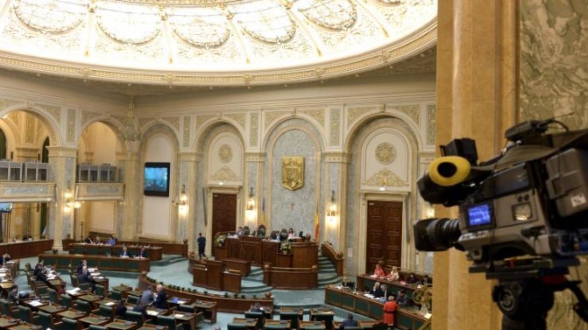 Un senator vrea să coboare în mina de la Roşia Montană şi să se alăture minerilor grevişti