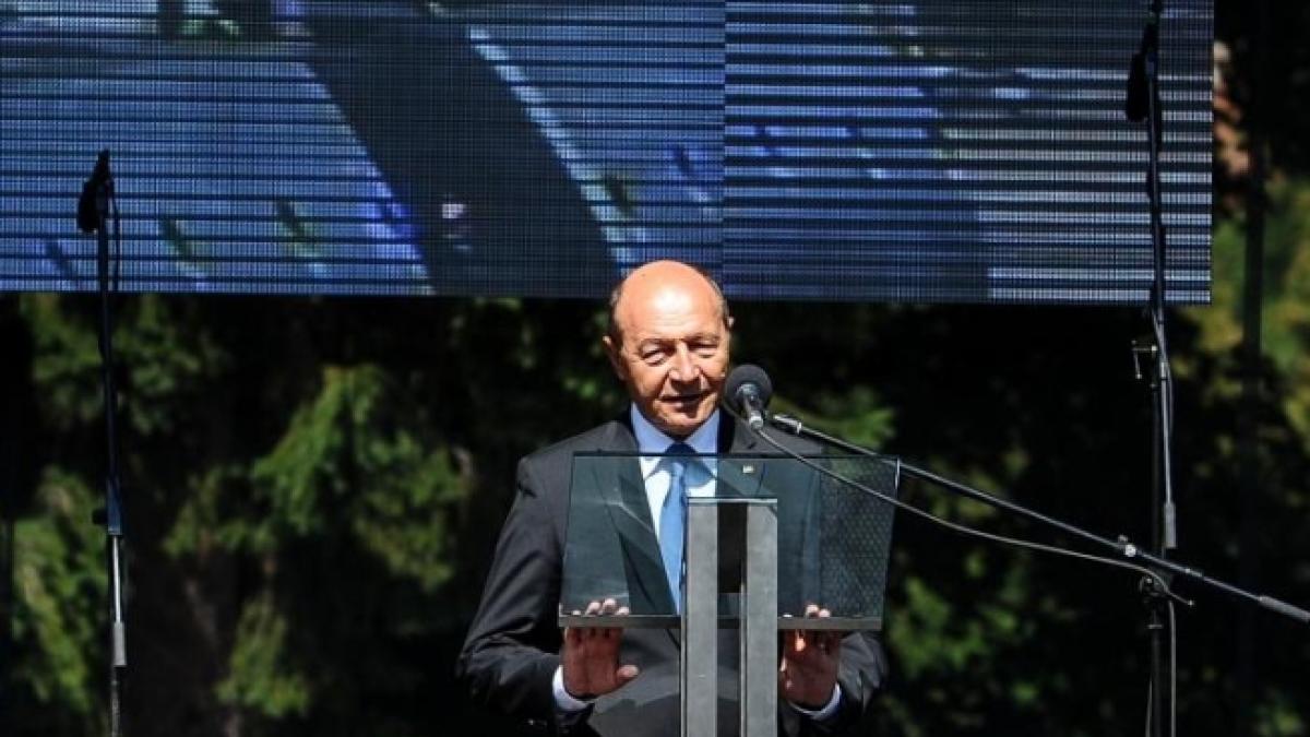 UPDATE. Băsescu: Legea privind proiectul Roşia Montană este NECONSTITUŢIONALĂ. Ar trebui să merg la Roşia Montană