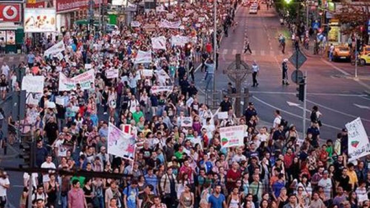 15.000 de români au protestat ÎMPOTRIVA proiectului de la Roşia Montană. &quot;Este o CRIMĂ ce se petrece acolo&quot;