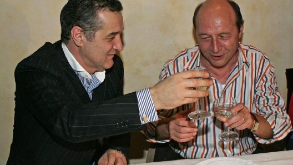 Băsescu nu se grăbeşte să îl graţieze pe Becali. &quot;Nici nu m-am uitat pe dosarul lui&quot;