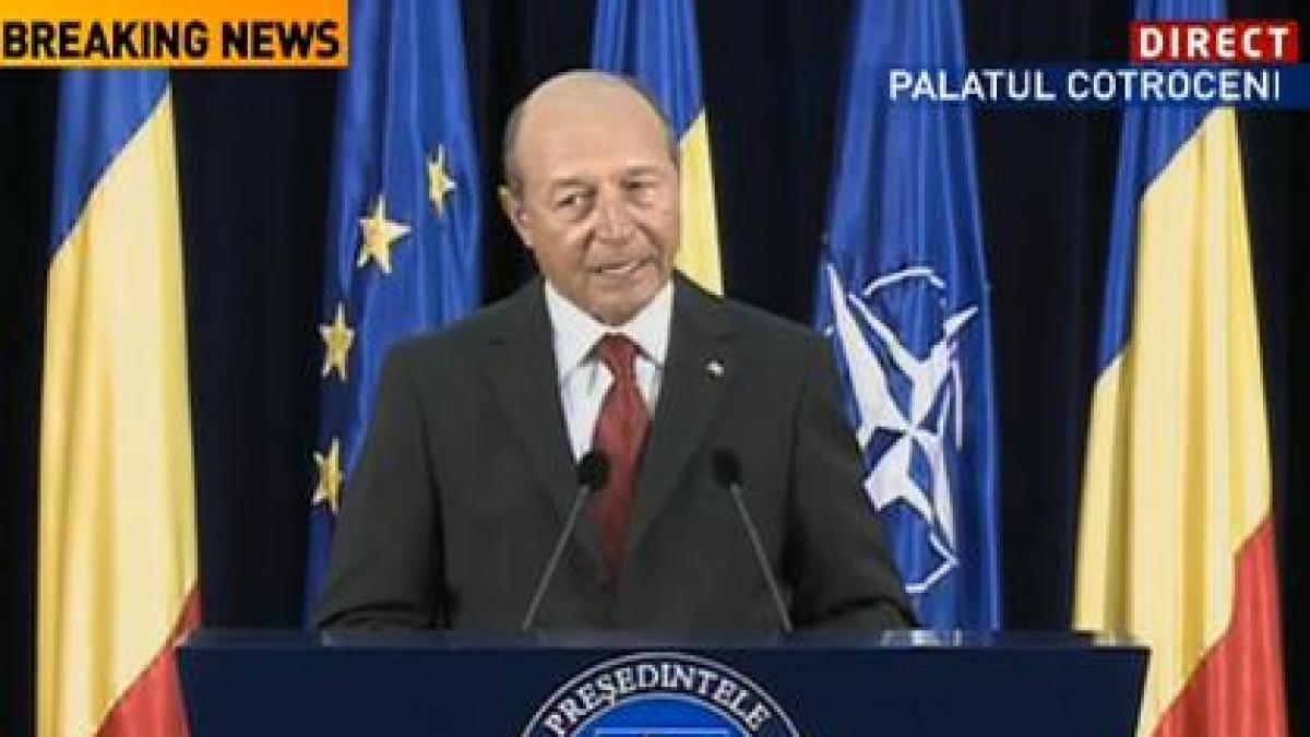 Traian Băsescu, despre legea referitoare la câinii comunitari: O promulg fără reţineri