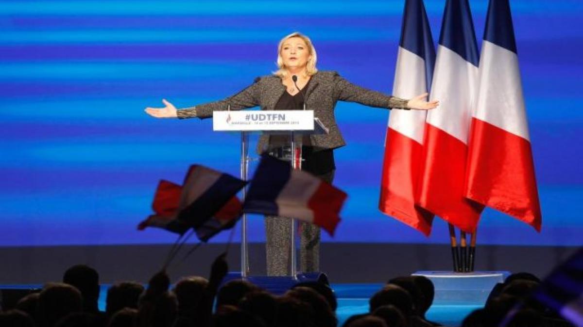 Marine Le Pen cere Franţei să se opună eliminării restricţiilor de liberă circulaţie pentru români şi bulgari în UE