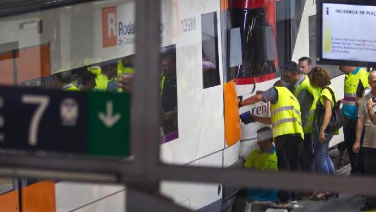 Accident feroviar în gara din Barcelona. 22 de persoane au fost rănite