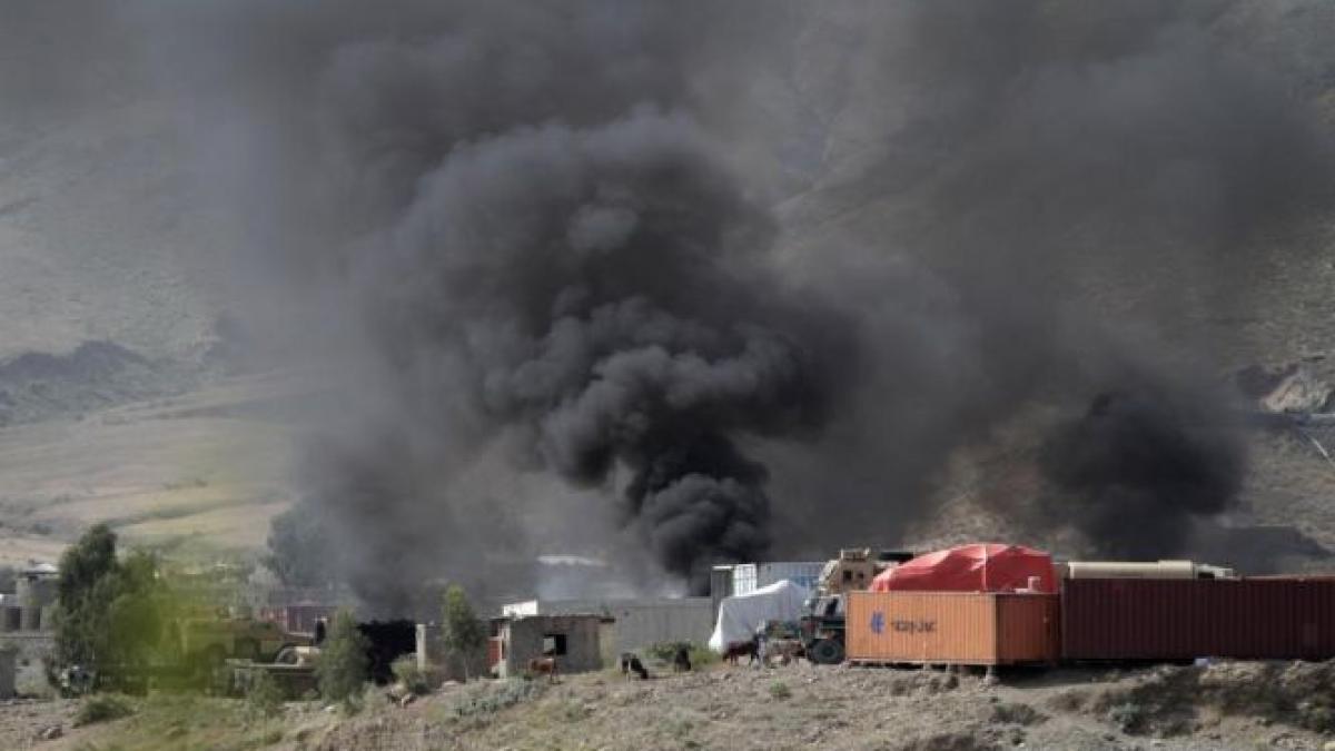 Trei militari din cadrul forţelor NATO au fost ucişi în Afganistan de un bărbat în uniformă afgană