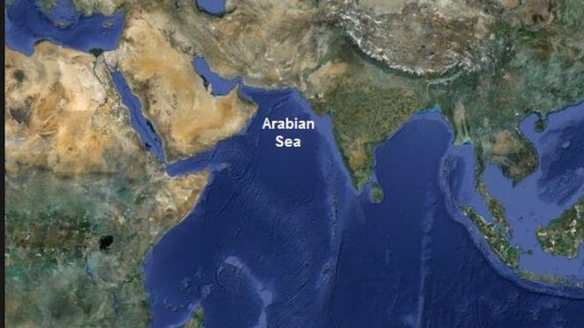 O INSULĂ a apărut în Marea Arabiei, în urma cutremurului puternic produs în Pakistan. Vedeţi imagini cu formaţiunea