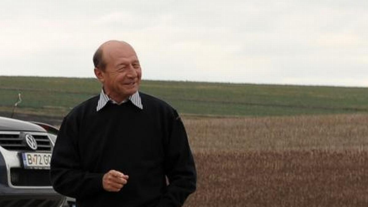 Traian Băsescu: Problema Roşia Montană a generat două abordări, ambele MINCINOASE