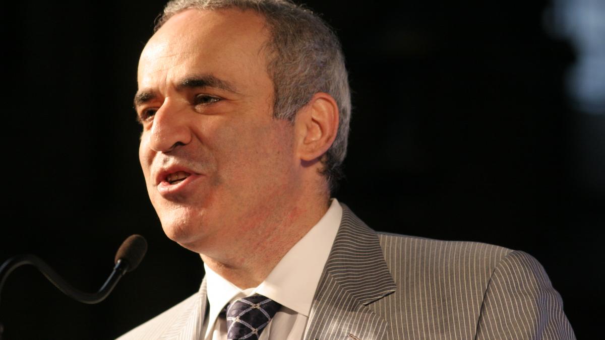 Rusia, condamnată la CEDO pentru arestarea opozantului Garry Kasparov. Fostul campion la şah va primi despăgubiri de 10.000 de euro