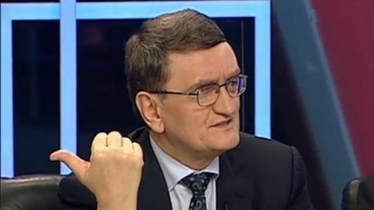 Victor Ciorbea: Preşedintele Traian Băsescu ar trebui destituit din funcţie, nu numai suspendat