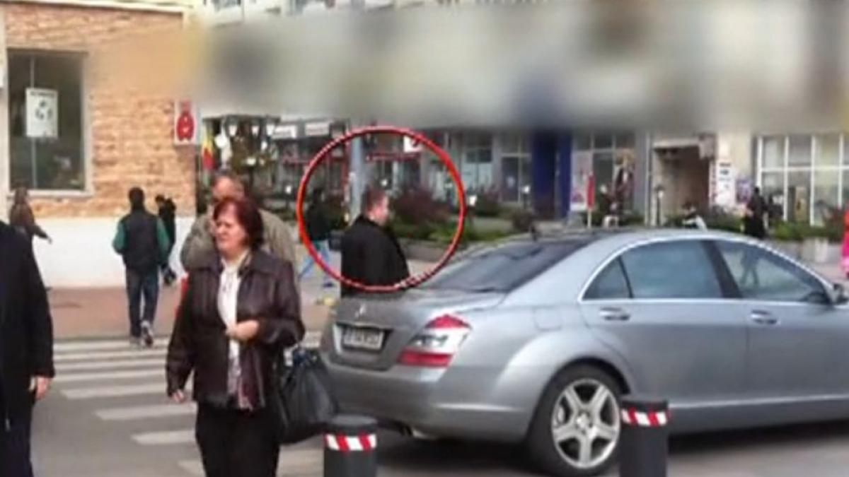 Maşina preşedintelui CJ Botoşani, parcată pe o trecere de pietoni. &quot;Îmi cer scuze, eram în grabă&quot;