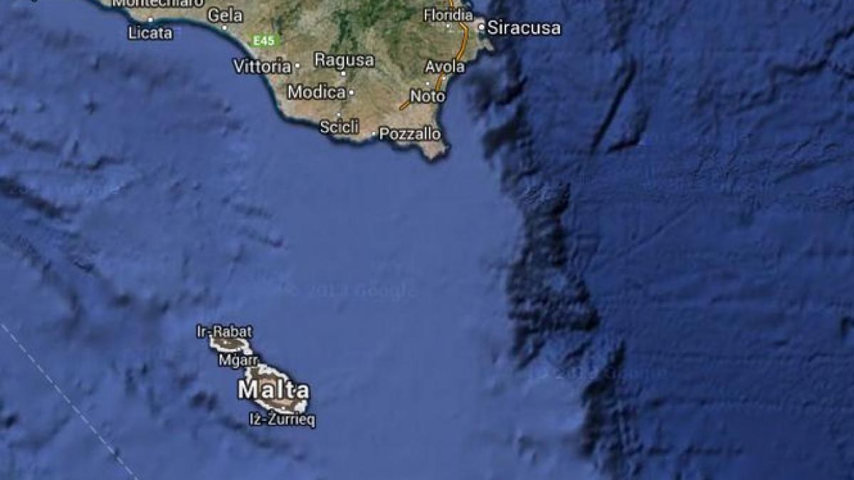 Tragedie în largul Insulei Malta. Cel puţin 50 de oameni au murit, după scufundarea unei nave cu sute de imigranţi la bord 