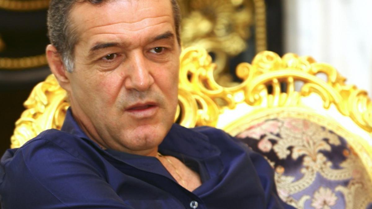 Becali îi roagă pe Mihai Stoica şi pe Reghecampf să fie mai smeriţi şi mai umili