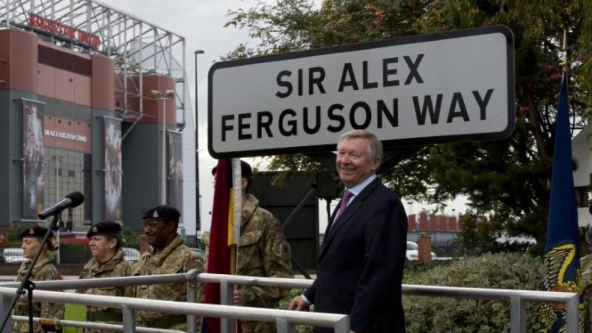 O stradă de lângă stadionul Old Trafford a primit numele lui Sir Alex Ferguson