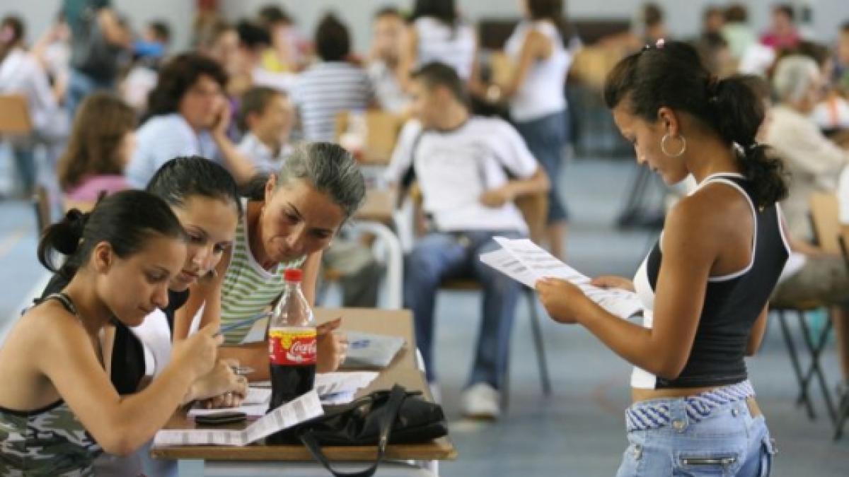 &quot;Toată lumea are dreptul la educaţie&quot; Licee blocate la Paris în semn de protest faţă de expulzarea elevilor străini