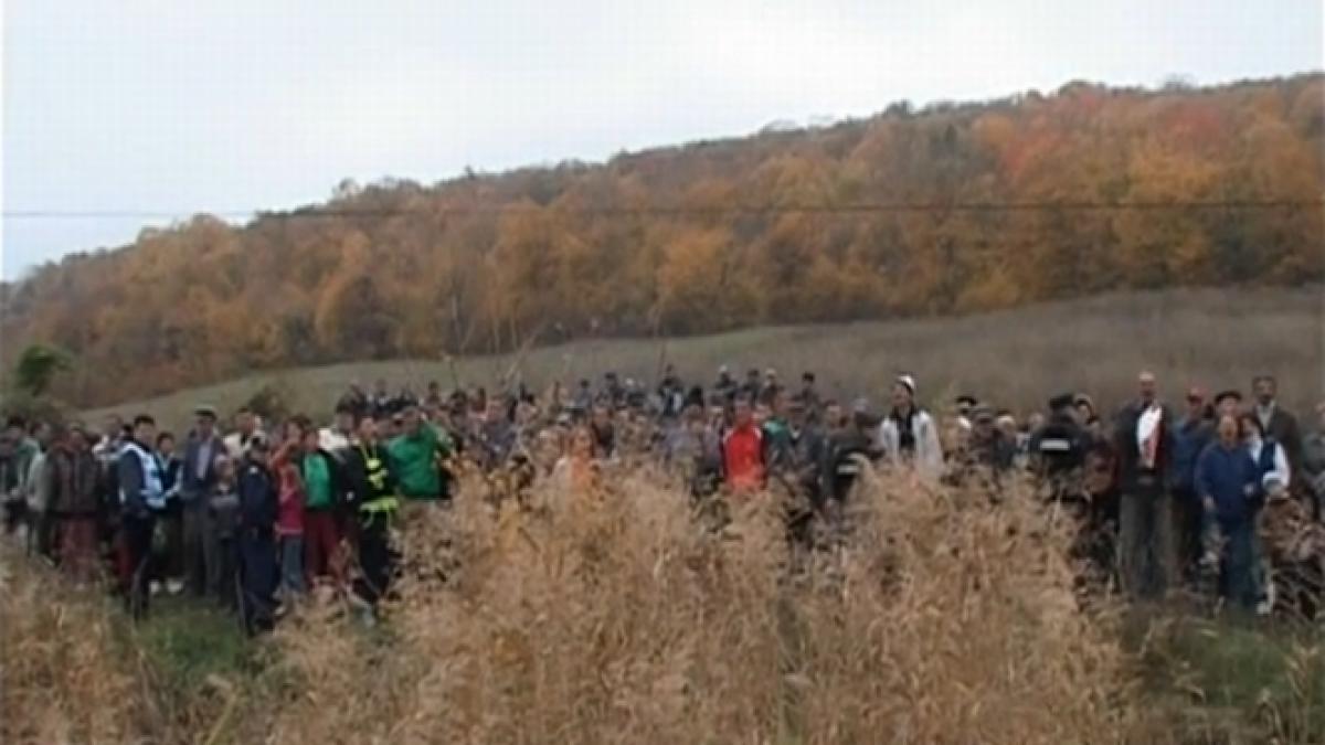 &quot;Noi nu plecăm de aici!&quot; Locuitorii din Pungeşti continuă protestele faţă de explorarea gazelor de şist